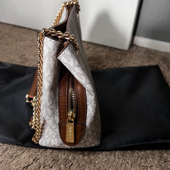 Michael Kors Jet Set Medium Chain Messenger - Picture 3 of 6